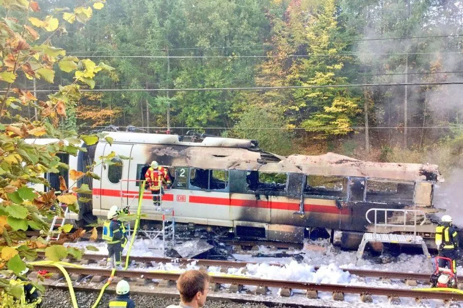 У Німеччині під час руху загорівся потяг