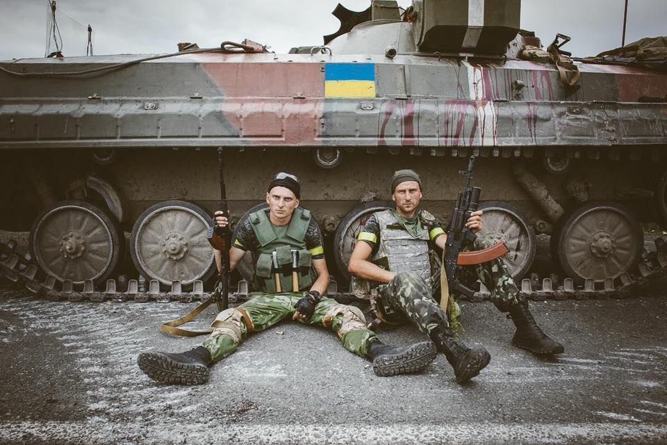 Смешно взяли в плен сепаров во время штурма, – боец батальона "Донбас-Украина" - 12 жовтня 2018 - Телеканал новин 24 Смешно взяли в плен сепаров во время штурма, – боец батальона "Донбас-Украина" - 12 жовтня 2018 - Телеканал новин 24