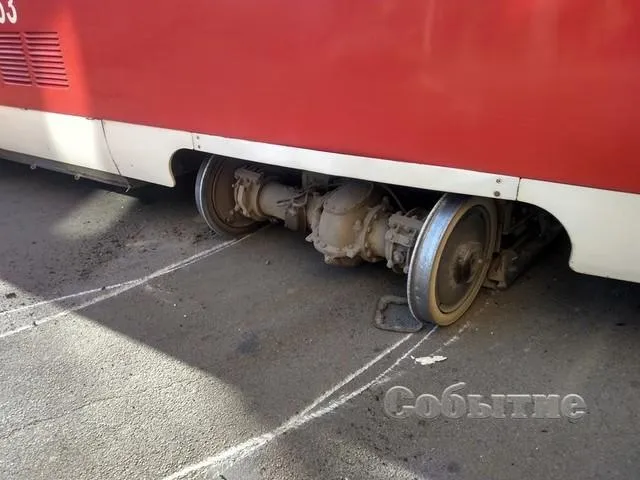 трамвай аварія ДТП колія кам'янське трамвай аварія ДТП колія кам'янське
