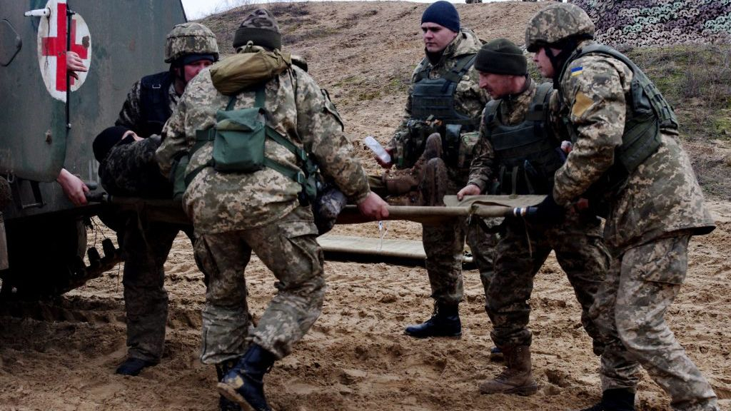 Сколько жизней медиков забрала война на Донбассе