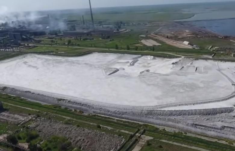 "Так жити – страшно, планую втікати звідси": житель Армянська розповів про ситуацію в місті "Так жити – страшно, планую втікати звідси": житель Армянська розповів про ситуацію в місті