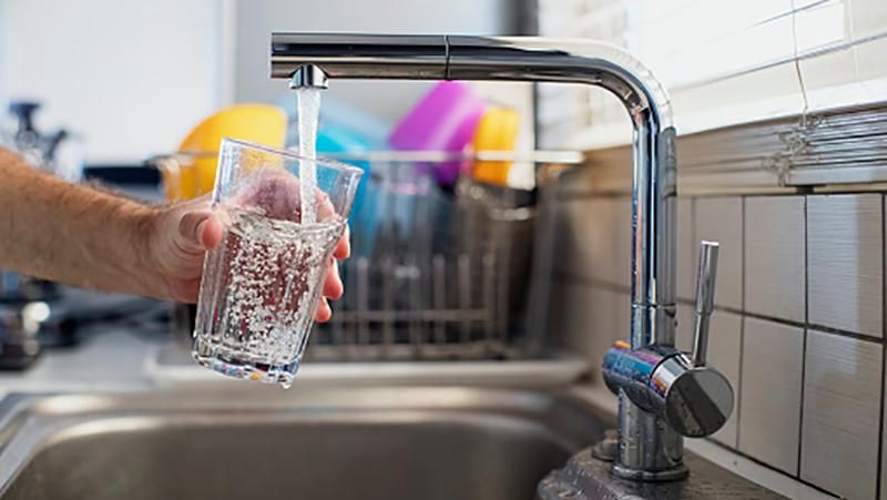 Окупанти на Донбасі продовжують труїти населення водопровідною водою Окупанти на Донбасі продовжують труїти населення водопровідною водою