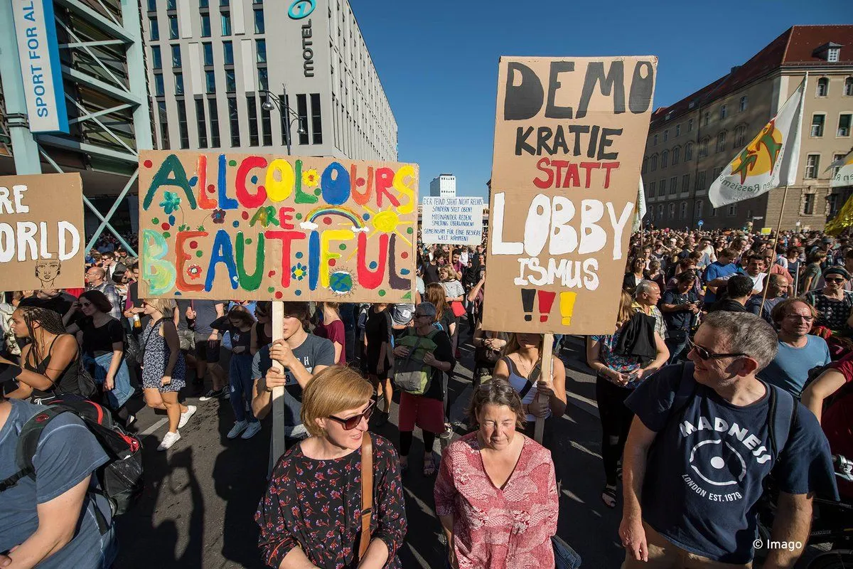 Мітинг проти расизму в Берліні