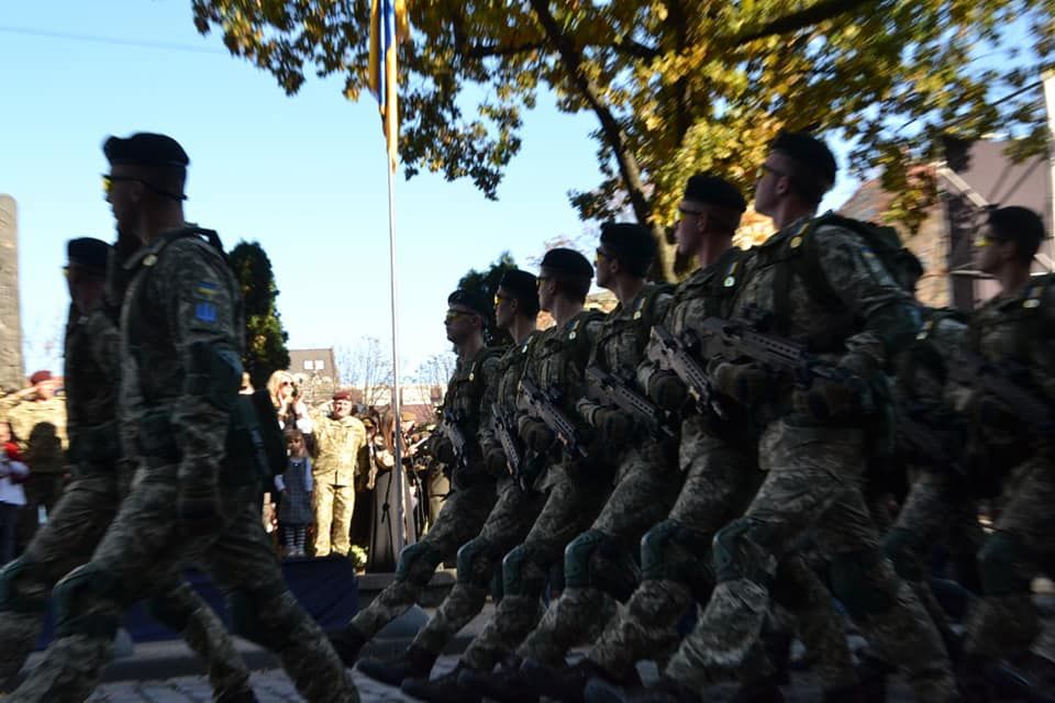 Во Львове состоялся масштабный военный парад: яркие фото и видео Во Львове состоялся масштабный военный парад: яркие фото и видео