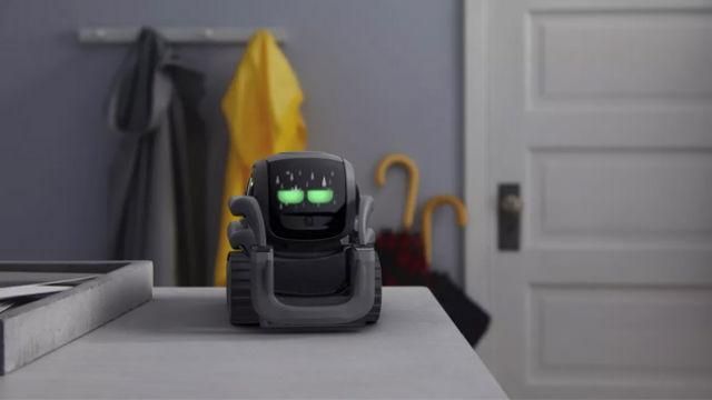 В продажу поступил домашний робот, похожий на WALL-E