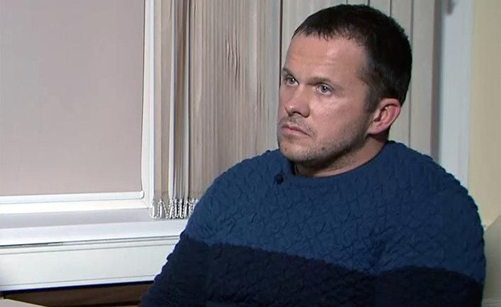 Подозреваемый в отравлении Скрипалей "Петров" работал официантом: фотодоказательство Подозреваемый в отравлении Скрипалей "Петров" работал официантом: фотодоказательство