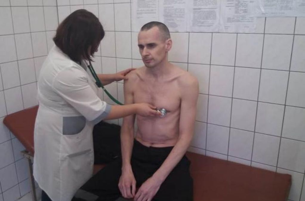 На грани жизни и смерти: Олег Сенцов попал в реанимацию На грани жизни и смерти: Олег Сенцов попал в реанимацию