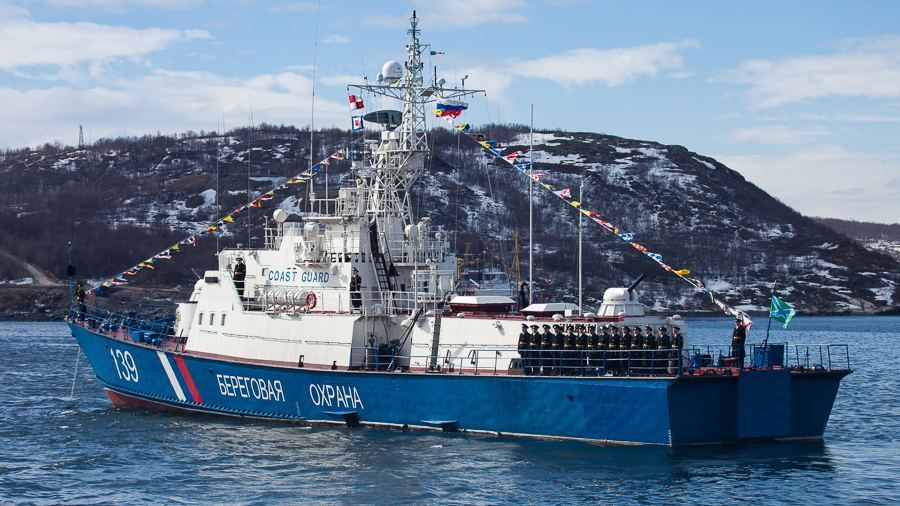 Россия перебрасывает к Азовскому морю корабли с мощным вооружением: детали