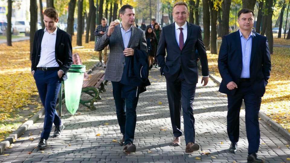 Садовий у Харкові запропонував експеримент – на місяць закрити ОДА Садовий у Харкові запропонував експеримент – на місяць закрити ОДА