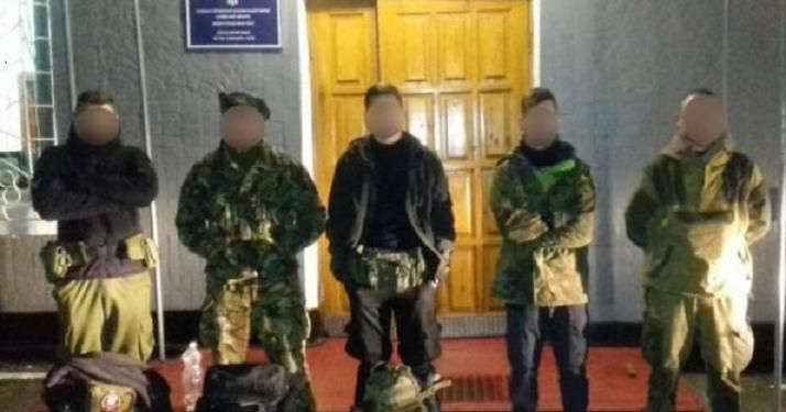 В Чернобыльской зоне задержали пятерых "сталкеров" В Чернобыльской зоне задержали пятерых "сталкеров"