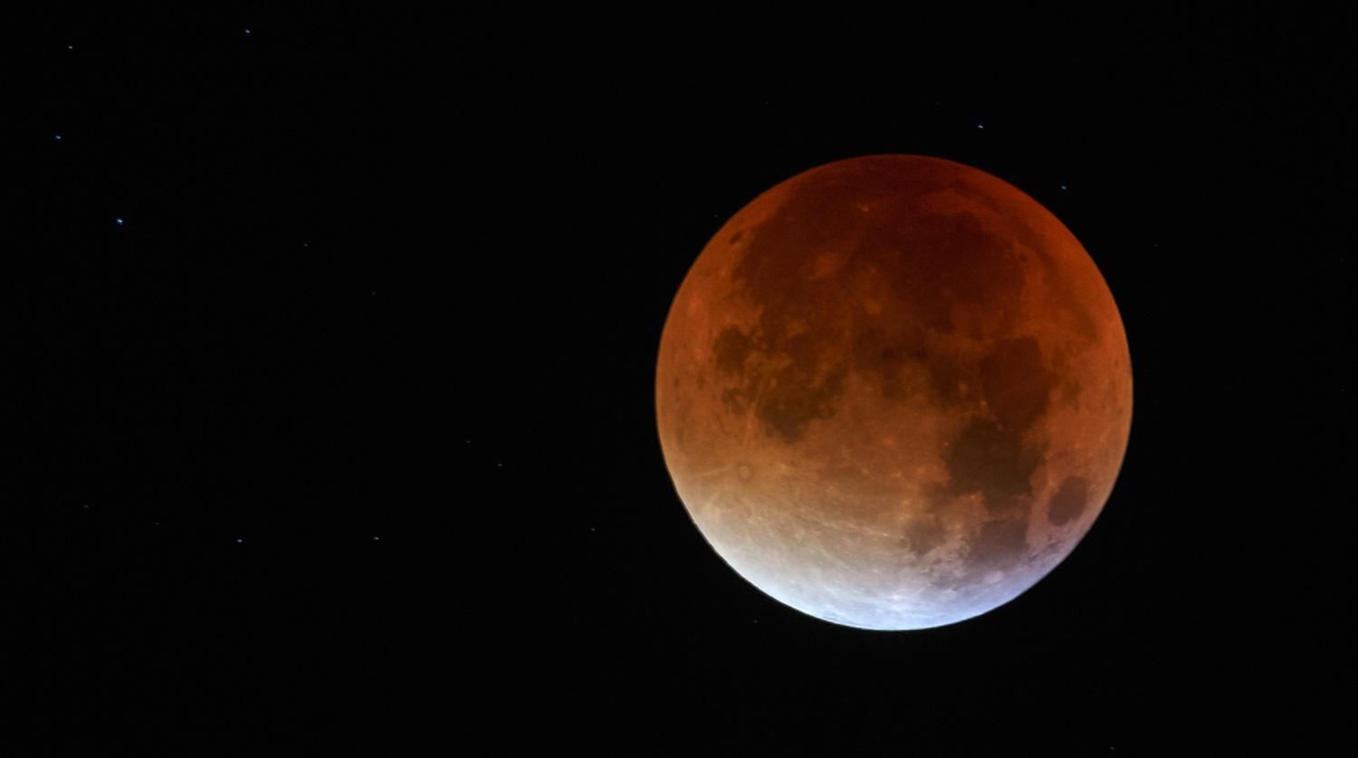 У Китаї планують запустити "штучний місяць" для освітлення вулиць У Китаї планують запустити "штучний місяць" для освітлення вулиць