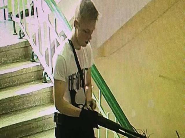 Йде вбивати: з'явилось останнє відео з Росляковим перед трагедією у Керчі