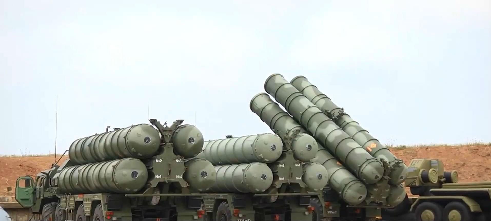 Чому Росія нарощує кількість зброї на кордонах Чому Росія нарощує кількість зброї на кордонах