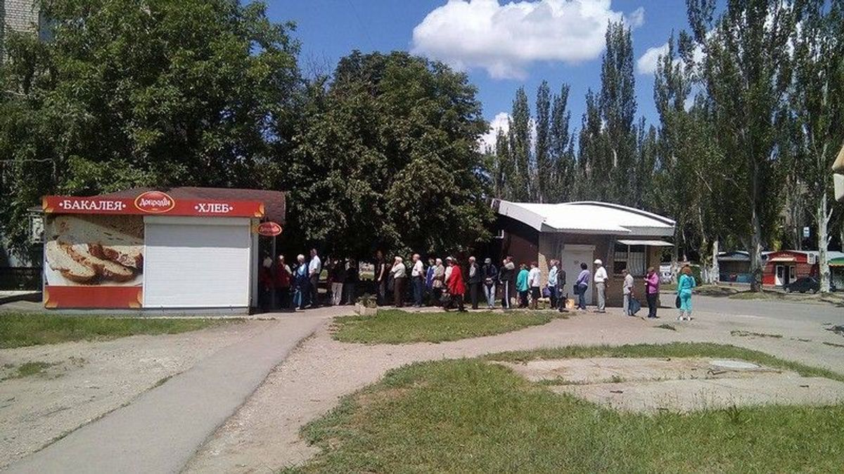 Очереди и пустота – символы новой жизни в Луганске
