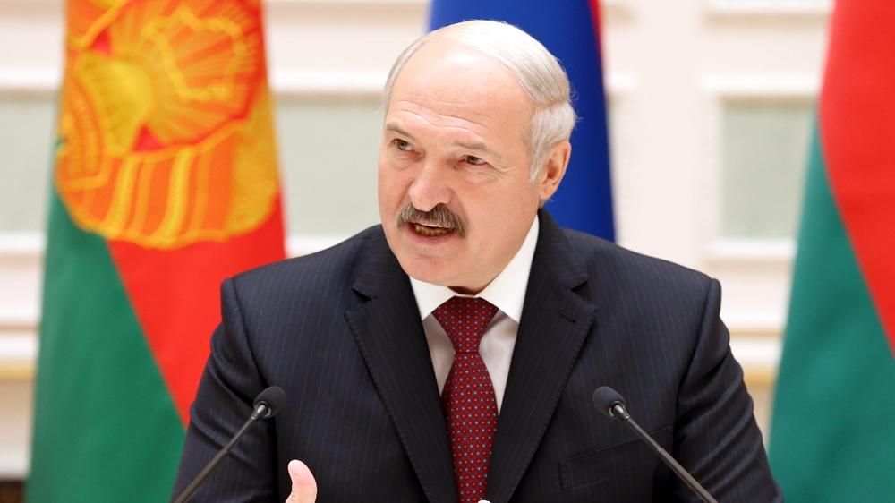 "На каникулах отправлять студентов в армию": Лукашенко обещает бороться с уклонением от призыва