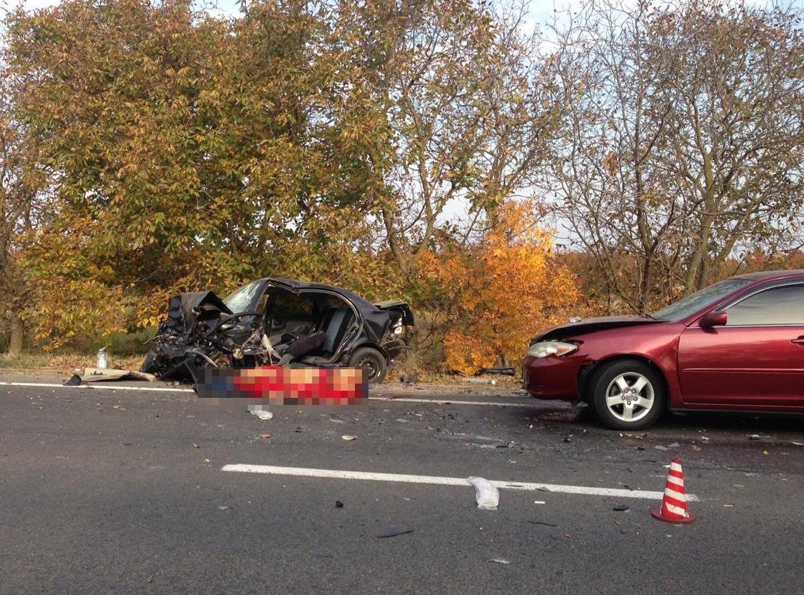 Под Одессой произошло смертельное ДТП с участием 5 автомобилей: фото 18+ Под Одессой произошло смертельное ДТП с участием 5 автомобилей: фото 18+
