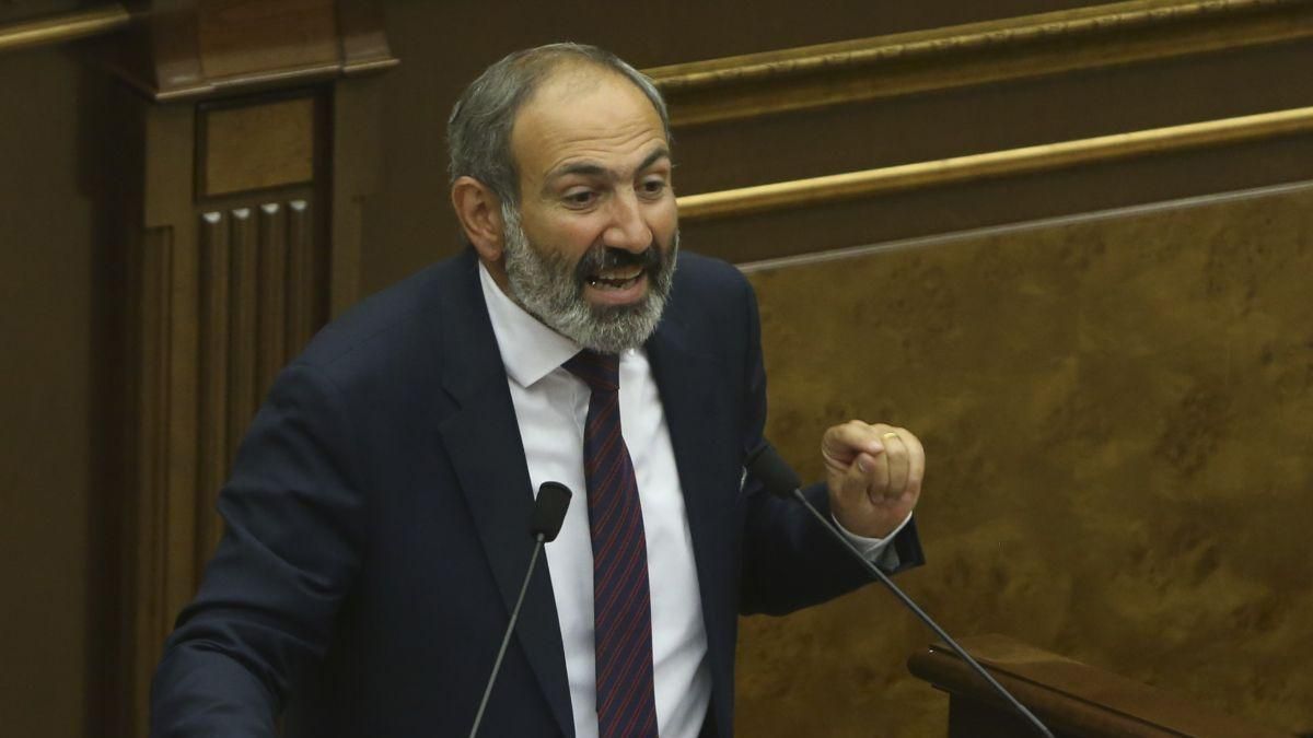 Неожиданная отставка премьера Армении: что задумал политик