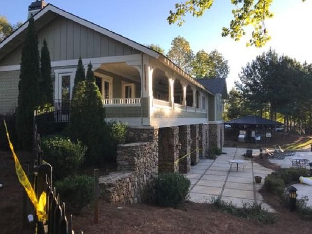 Танцювали так, що провалилася підлога: у США після відвідин клубу госпіталізували 30 осіб Танцювали так, що провалилася підлога: у США після відвідин клубу госпіталізували 30 осіб