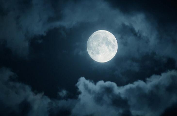 Полнолуние 24 октября 2018: время когда смотреть на небе Полнолуние 24 октября 2018: время когда смотреть на небе