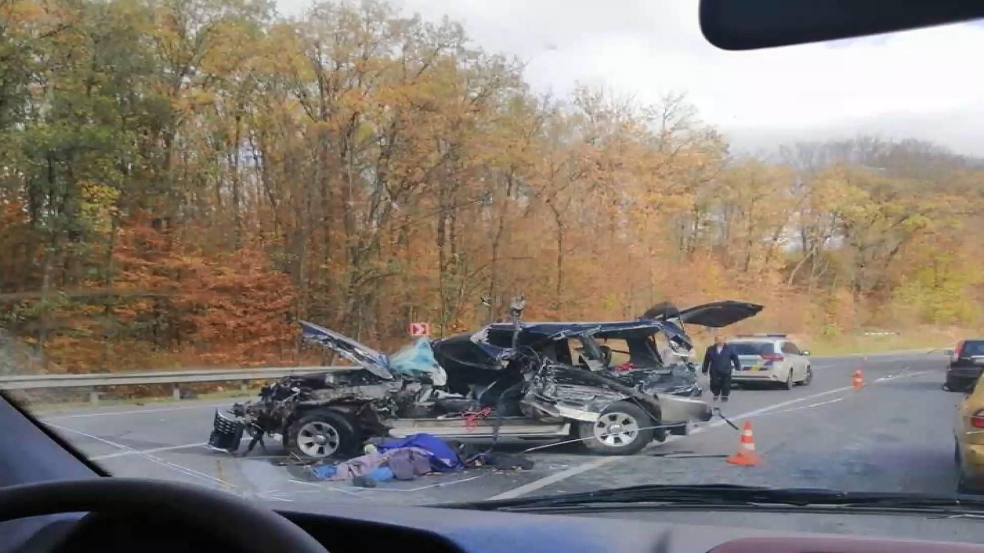 На Львівщині автівка зіткнулася з вантажівкою: одна людина загинула На Львівщині автівка зіткнулася з вантажівкою: одна людина загинула