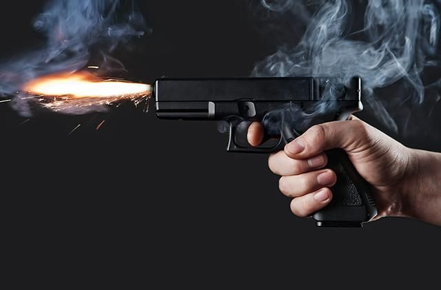 В Киеве вспыхнул конфликт со стрельбой В Киеве вспыхнул конфликт со стрельбой