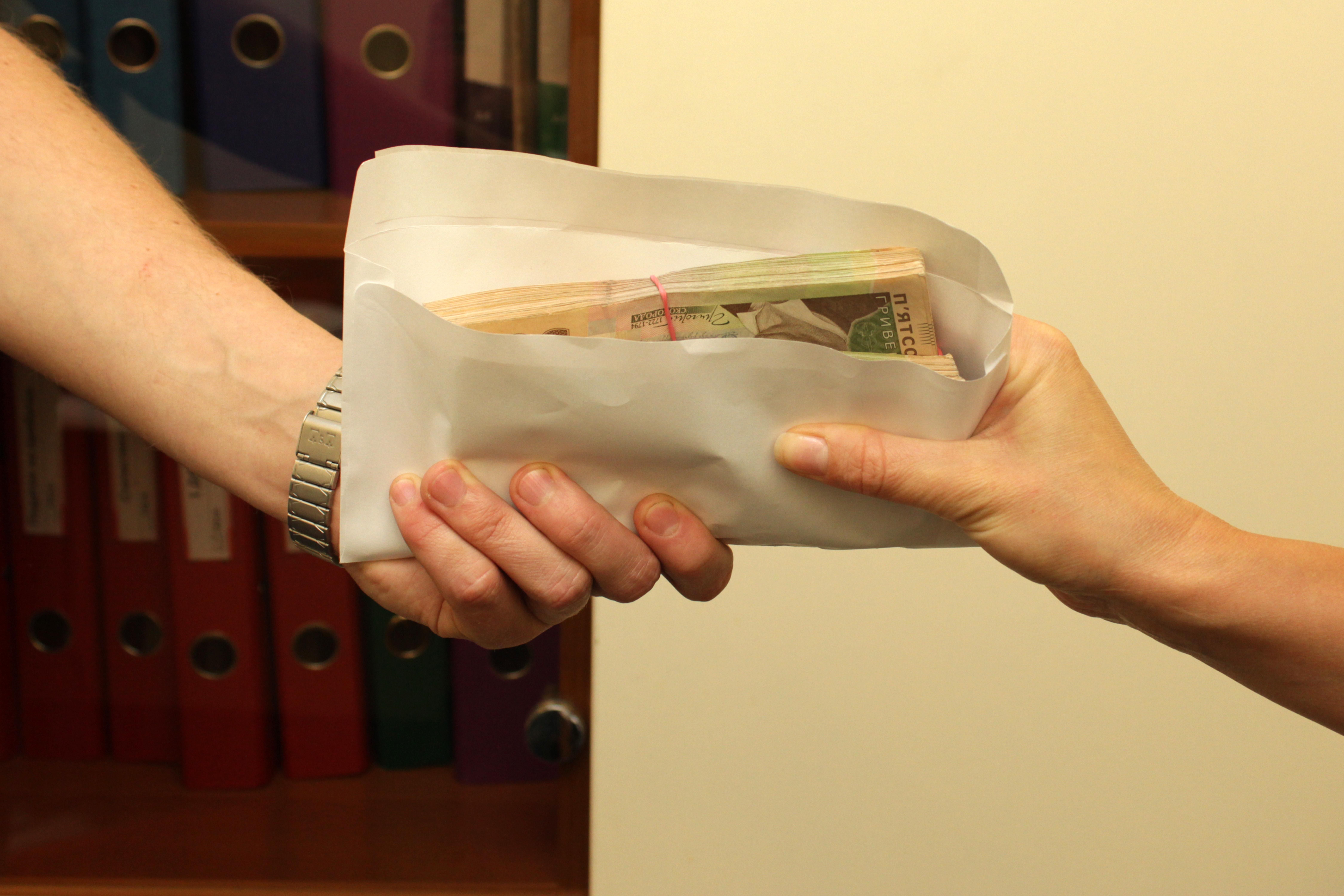 На скільки з початку року зросла зарплата в Україні: цифри від Кабміну На скільки з початку року зросла зарплата в Україні: цифри від Кабміну