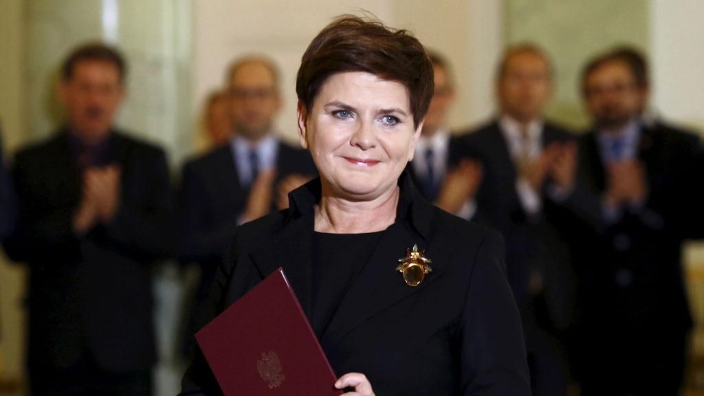 Польська віце-прем'єрка потрапила в аварію: фото Польська віце-прем'єрка потрапила в аварію: фото