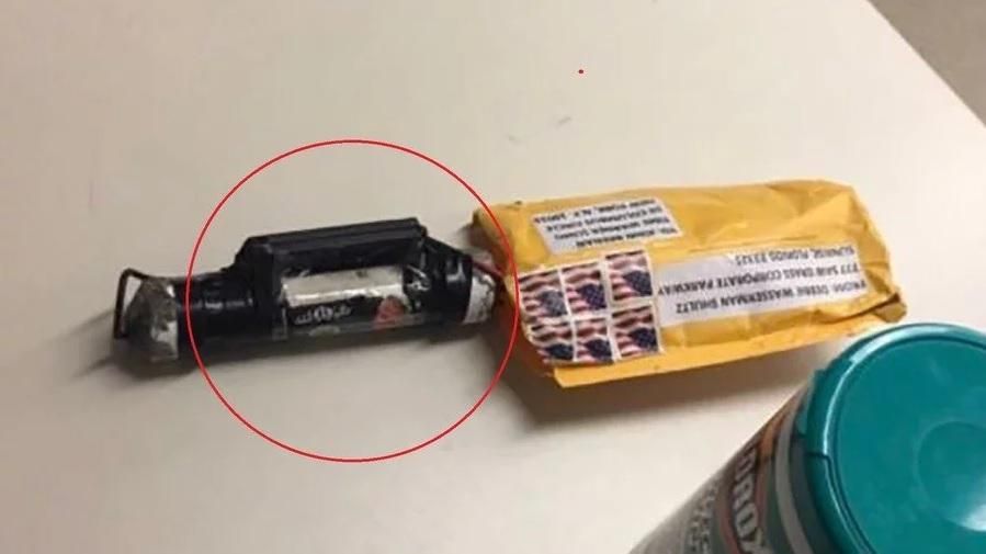 Масова розсилка пакунків із бомбами у США: аж дві вибухівки відправили Джо Байдену