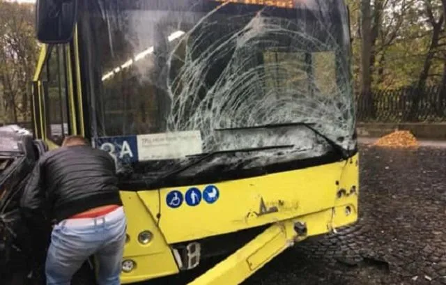 Львів, ДТП, автобус, єврономери, транспорт Львів, ДТП, автобус, єврономери, транспорт