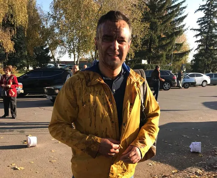 Дмитра Гнапа облили нечистотами Дмитра Гнапа облили нечистотами