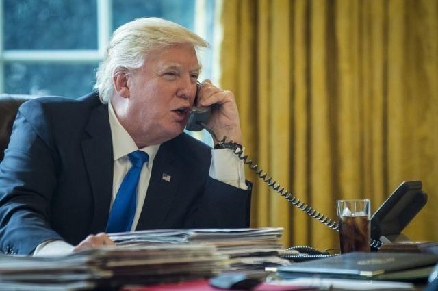 Трамп прокомментировал информацию о прослушке своих телефонов Трамп прокомментировал информацию о прослушке своих телефонов