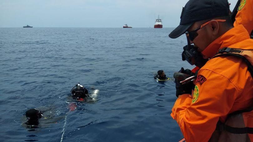 Авіакатастрофа в Індонезії: рятувальники не знайшли живих