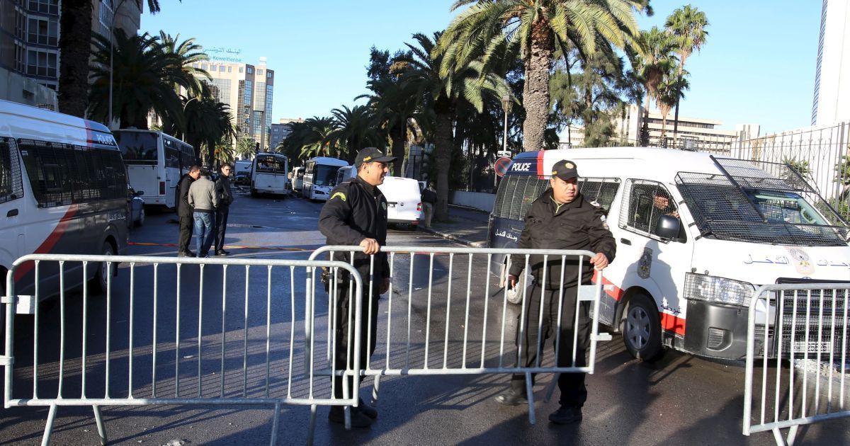 У Тунісі смертниця влаштувала кривавий теракт: фото