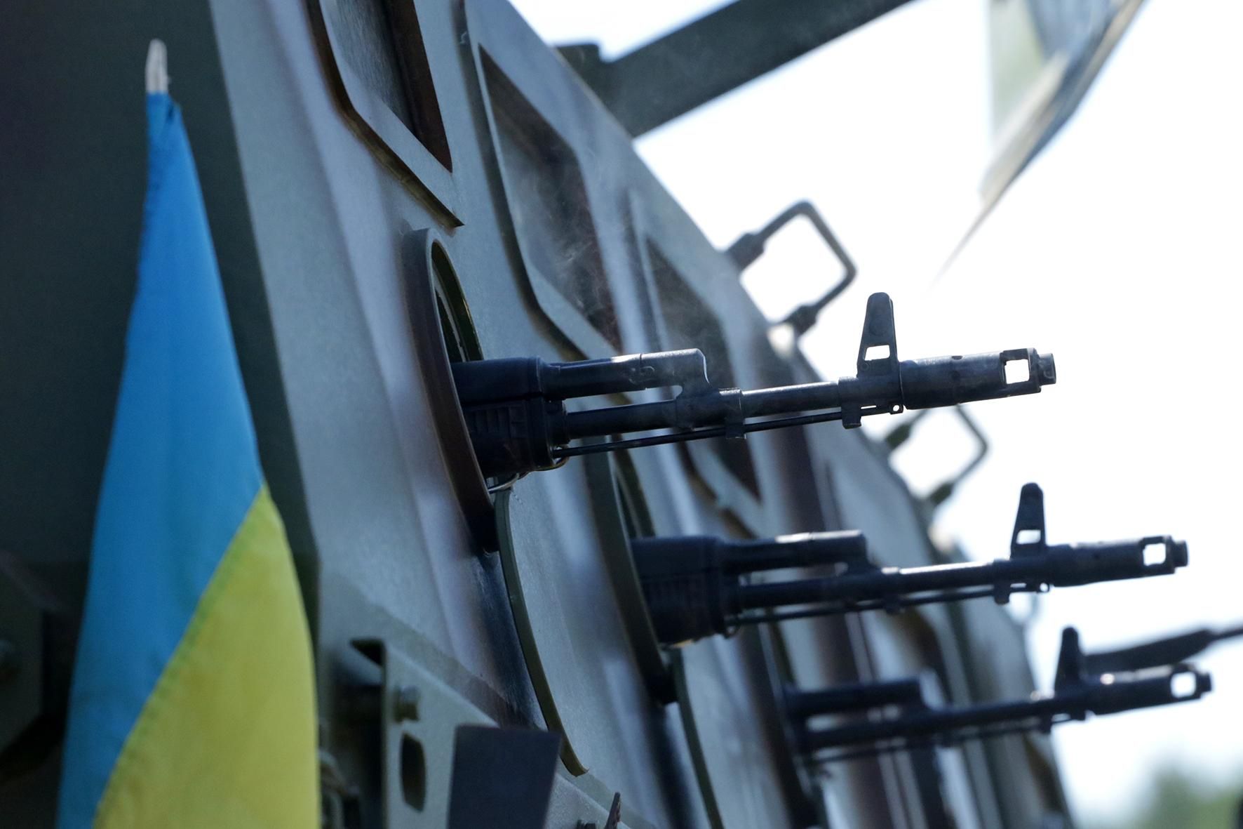 Українські військові отримали нові бронетранспортери: фото