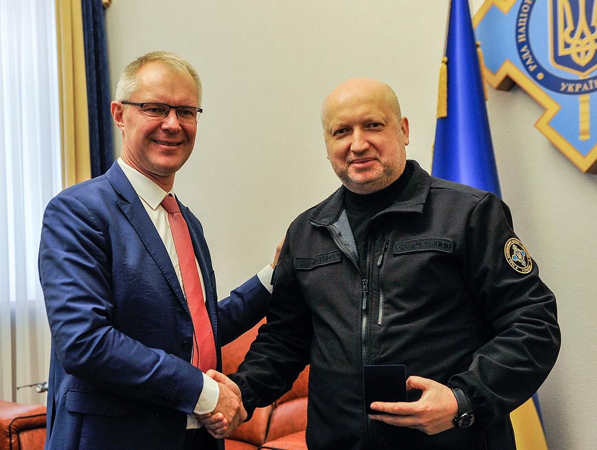 Турчинов обговорив з естонським колегою проблему "Північного потоку-2" Турчинов обговорив з естонським колегою проблему "Північного потоку-2"