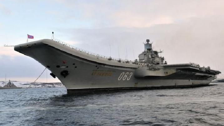 Під Мурманськом затонув док, де перебував на ремонті російський авіаносець "Адмірал Кузнєцов" Під Мурманськом затонув док, де перебував на ремонті російський авіаносець "Адмірал Кузнєцов"