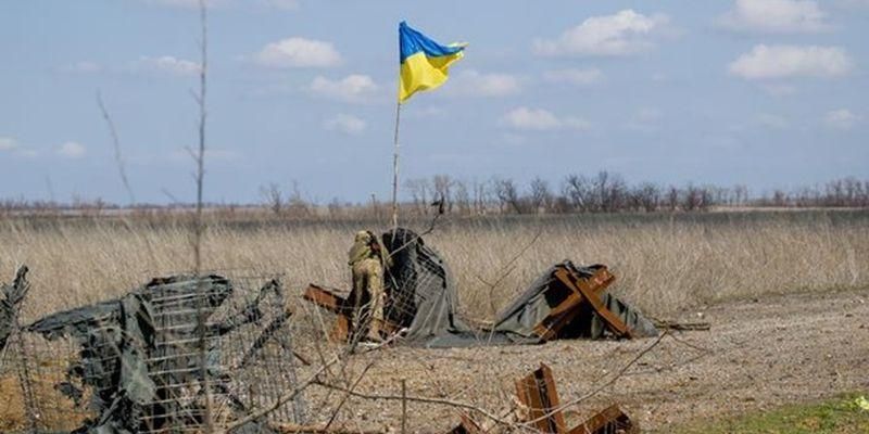 Операция Объединенных сил: на Донбассе ранен один украинский военный Операция Объединенных сил: на Донбассе ранен один украинский военный