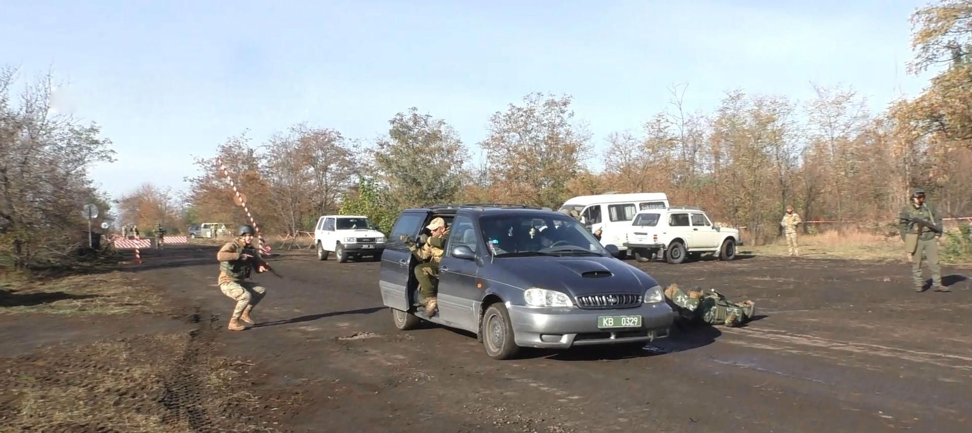 Нельзя жить в иллюзиях: в Мариуполе провели военные учения для гражданских