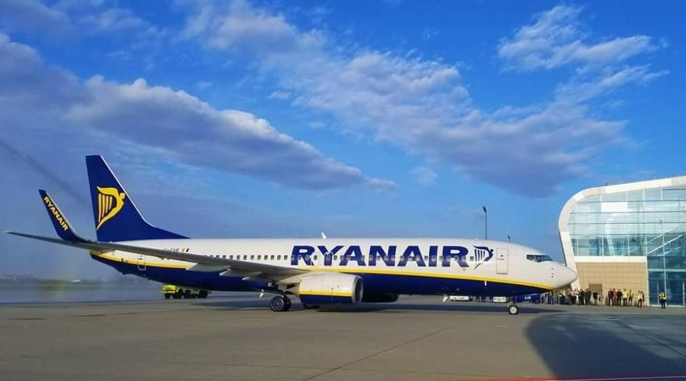 Ryanair у Львові: фото першого рейсу лоукостера