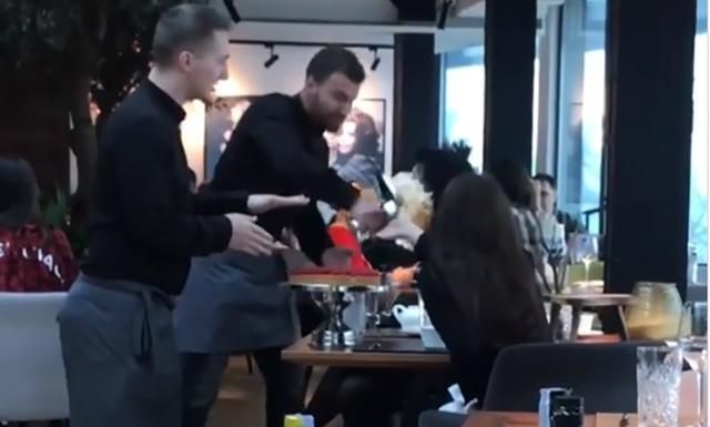 Тортом в лицо: в ресторане Киева прокомментировали инцидент Тортом в лицо: в ресторане Киева прокомментировали инцидент