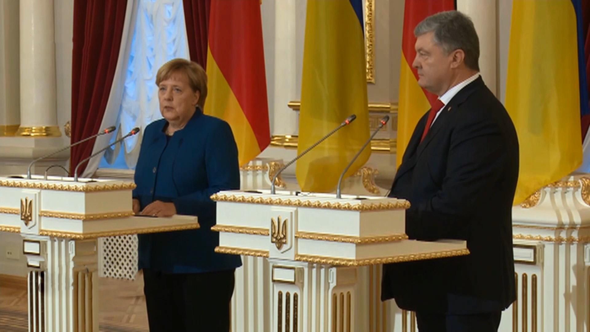 Про що домовились Порошенко та Меркель за зачиненими дверима Про що домовились Порошенко та Меркель за зачиненими дверима