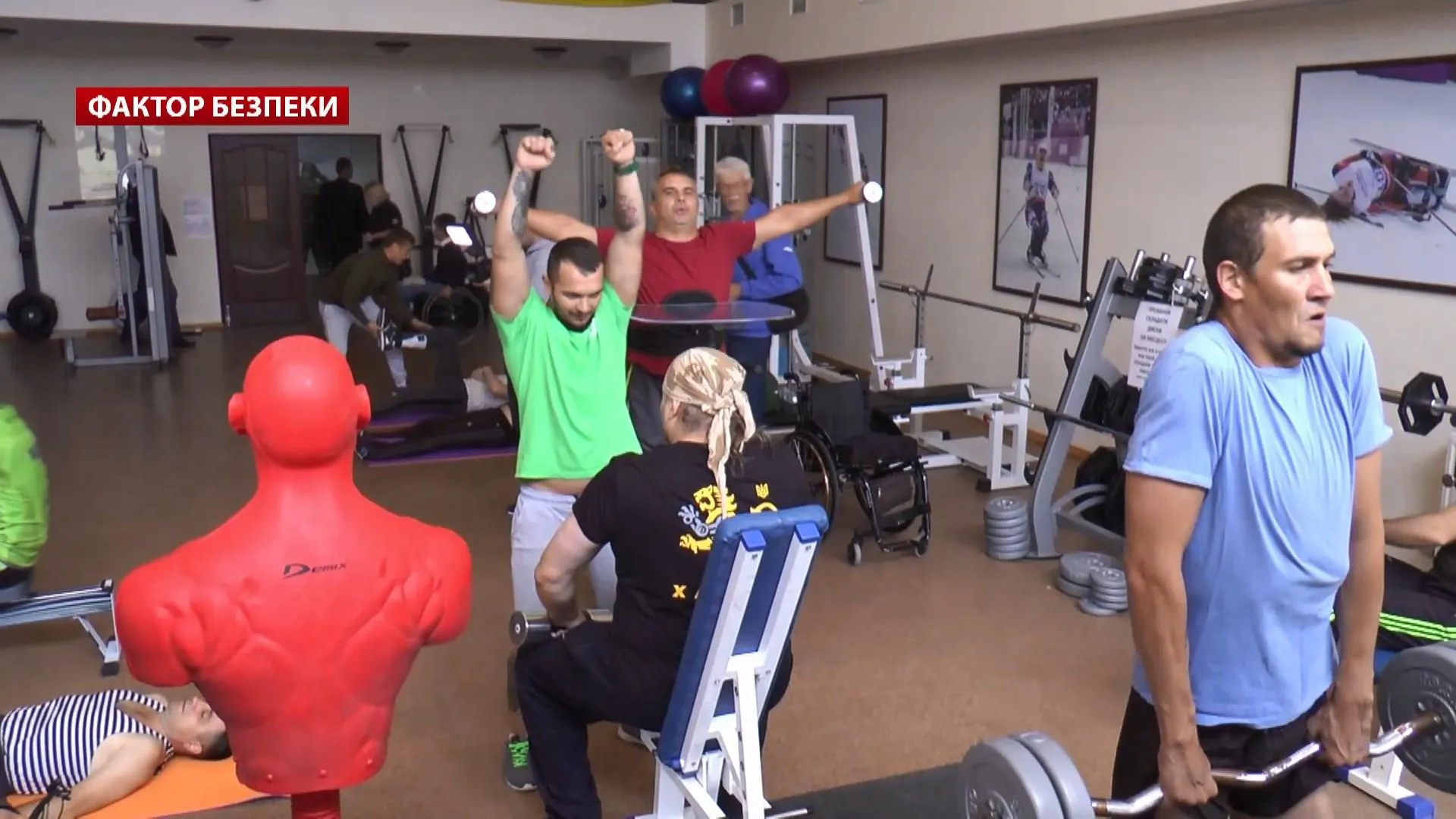 Щоденна програма включає тренування в залі Щоденна програма включає тренування в залі