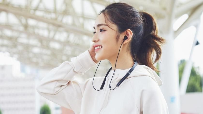 Xiaomi представила бюджетные Bluetooth-наушники: цена, фото Xiaomi представила бюджетные Bluetooth-наушники: цена, фото