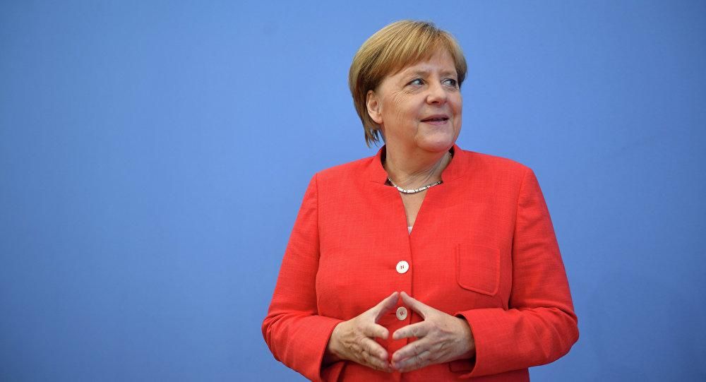 Меркель пояснила, чому йде з політики