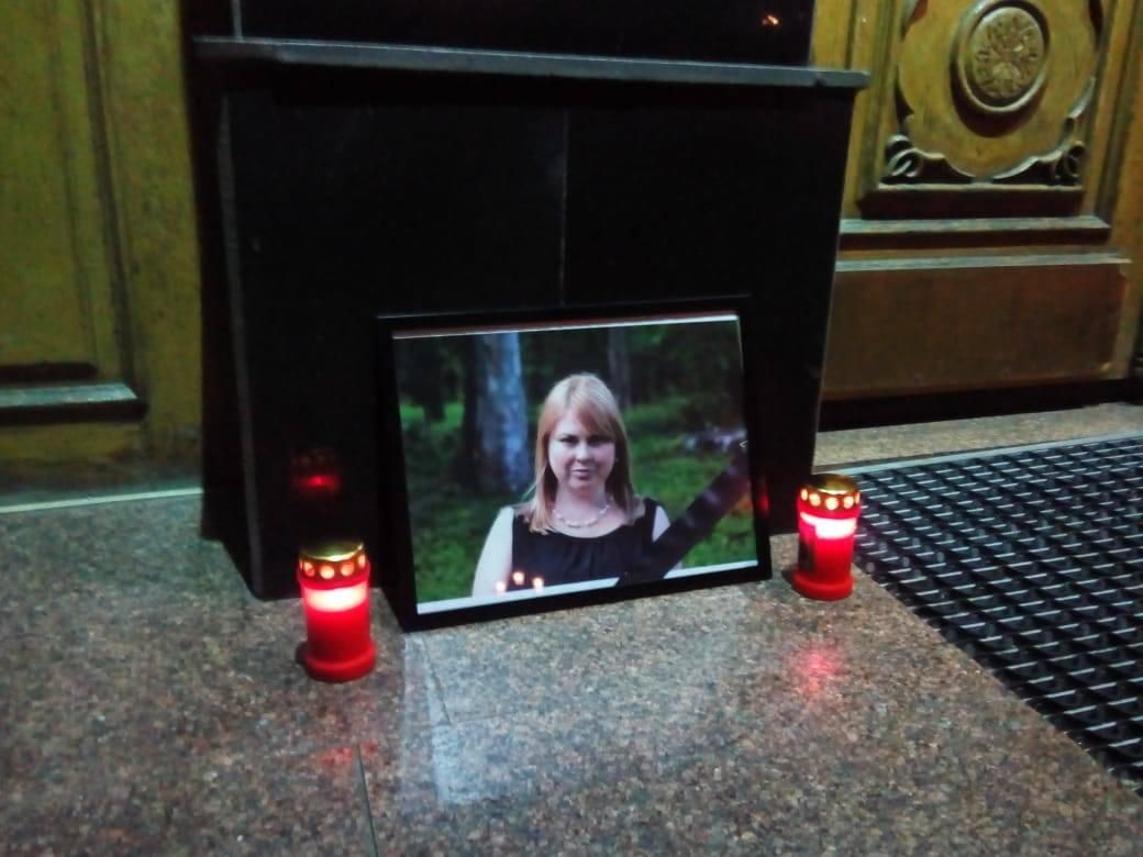 Память активистки Екатерины Гандзюк чтят в городах Украины: фото и видео