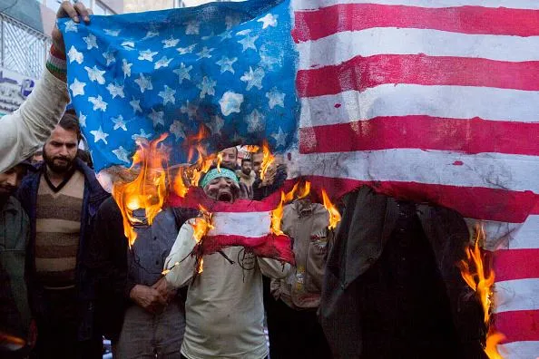 Масові антиамериканські демонстрації в Тегерані 4 листопада