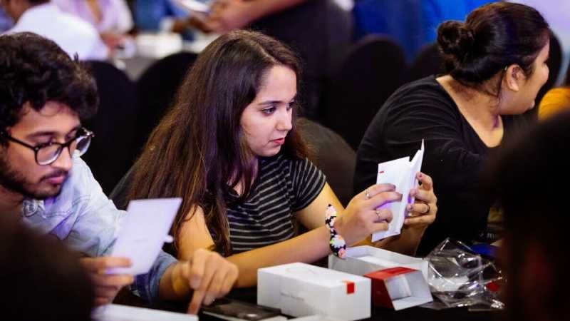 Флагманський смартфон OnePlus 6T потрапив у книгу Гіннеса Флагманський смартфон OnePlus 6T потрапив у книгу Гіннеса