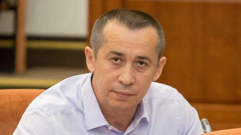 Депутаты должны в первую очередь решать, на своем ли месте правительство