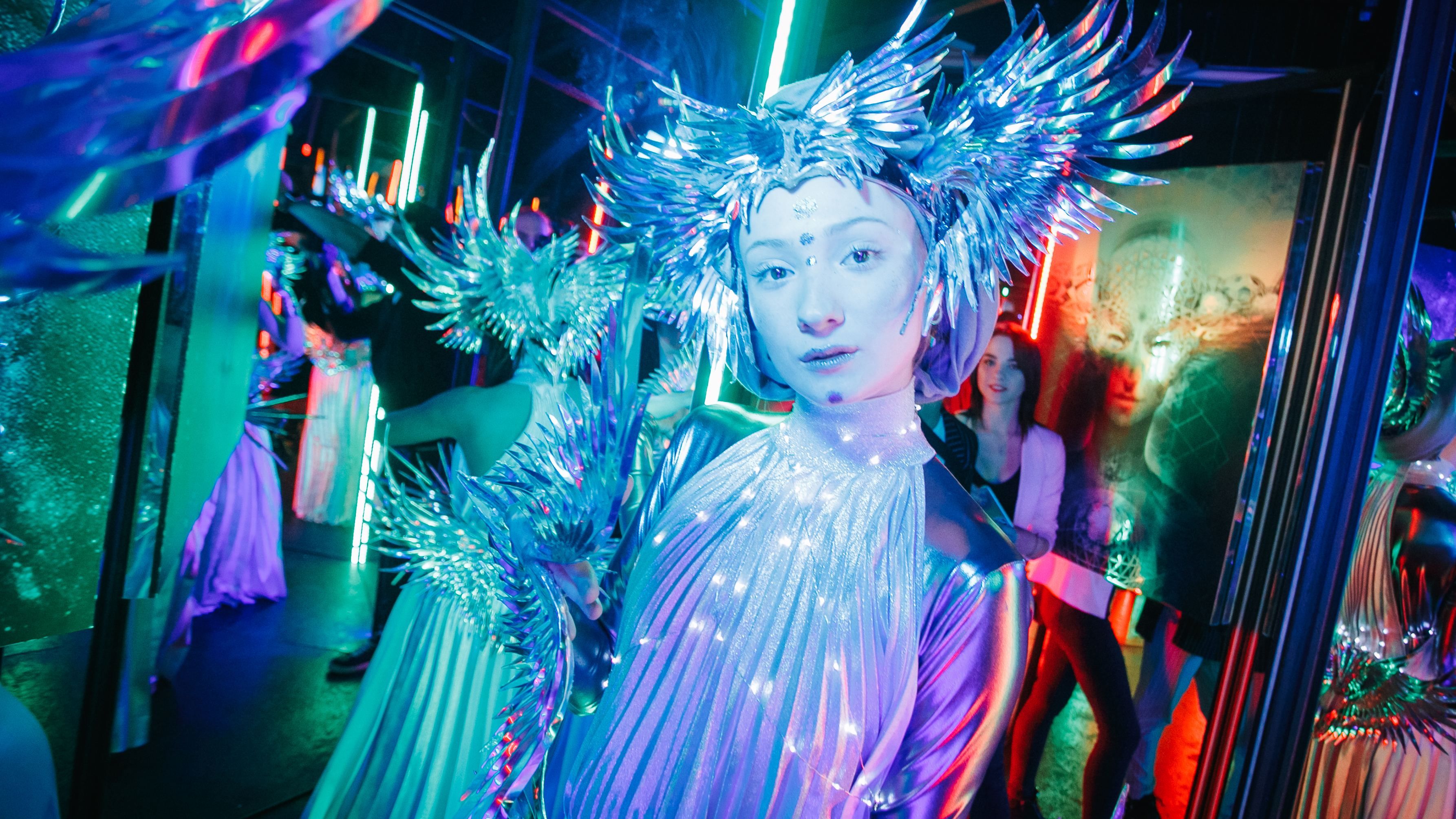 Інсталяції, воркшопи та гучні вечірки: чим вражає мультимедійна виставка "SAMSKARA" у Києві Інсталяції, воркшопи та гучні вечірки: чим вражає мультимедійна виставка "SAMSKARA" у Києві