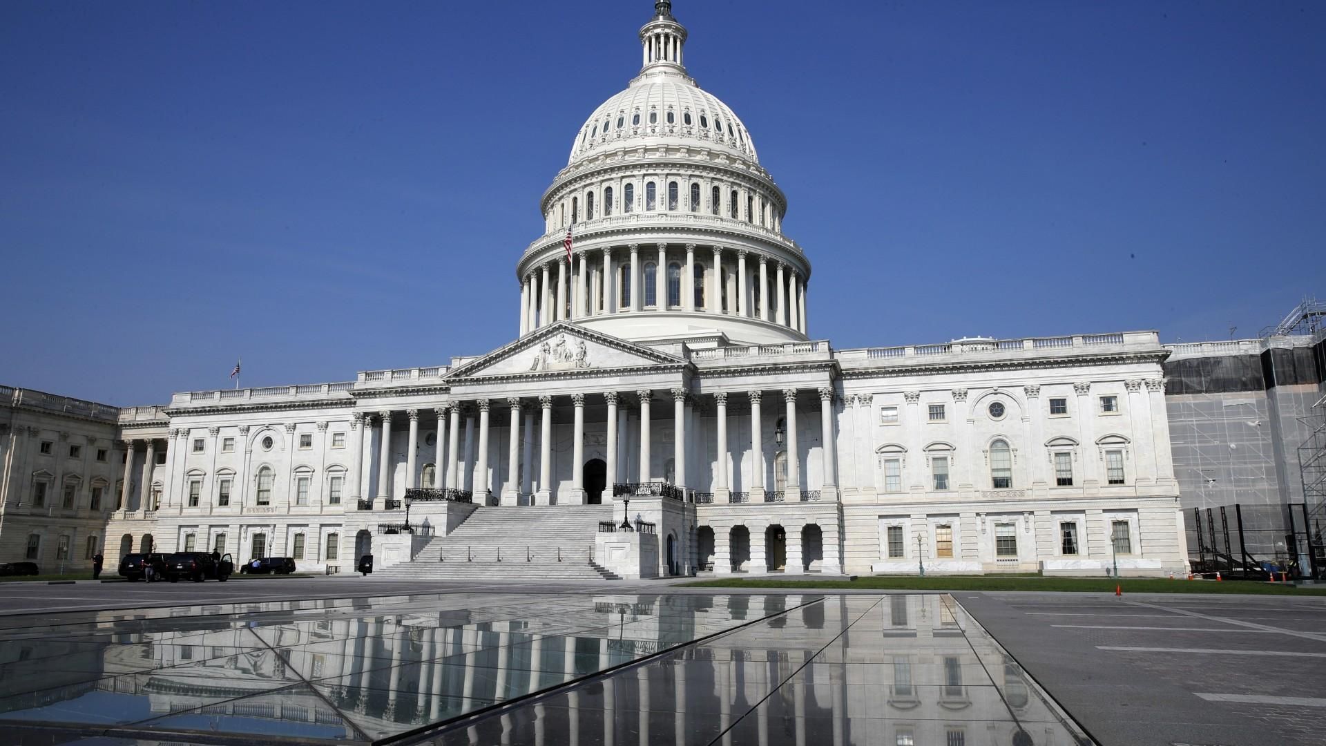 Опрос показал отношение избирателей к Трампу на выборах в конгресс Опрос показал отношение избирателей к Трампу на выборах в конгресс